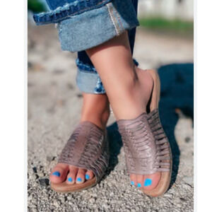 NEW Bed Stu ROAN Gray Chasity Slip on Sandals Huarache Leather Hand Woven 7.5